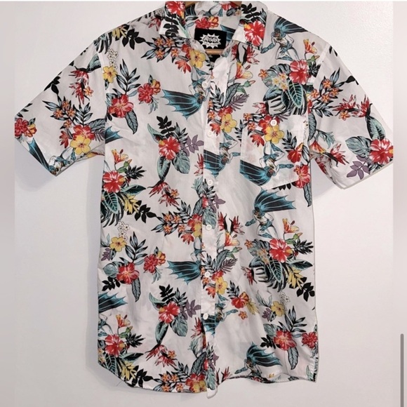 Batman Hawaiian Men’s Button Up Short Sleeve Shirt Floral Hawaiian Shirt Comics - Picture 2 of 7